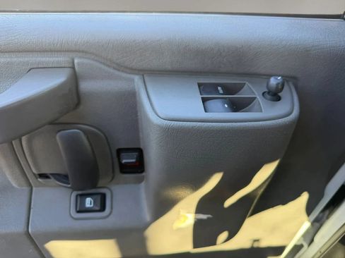 Used 2022 GMC Savana 2500 RWD image 18