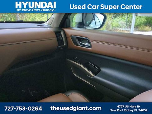 Used 2023 Nissan Pathfinder Platinum FWD image 20
