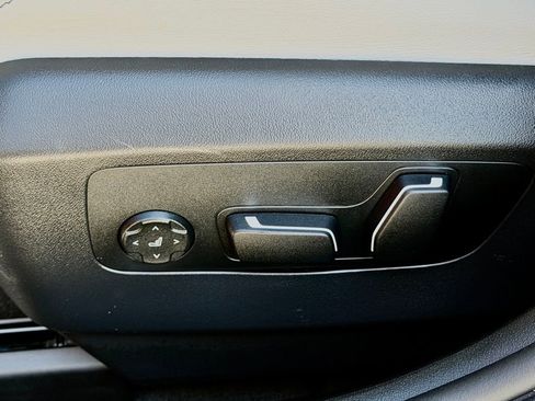 Used 2026 BMW M5 w/ Carbon Package AWD/4WD image 21