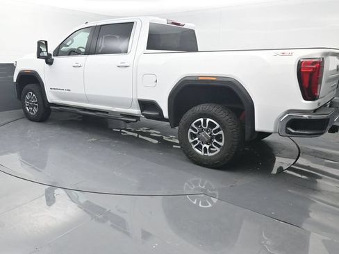 Used 2024 GMC Sierra 2500 SLE w/ SLE Convenience Package AWD/4WD image 3