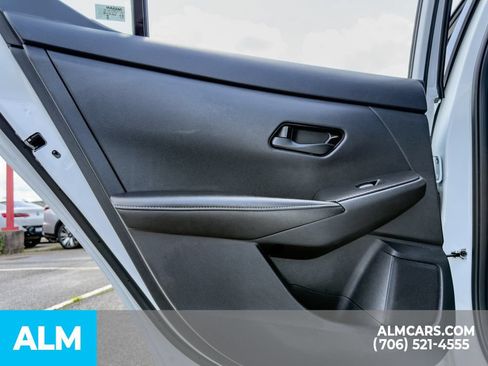 Used 2024 Nissan Sentra SV FWD image 12
