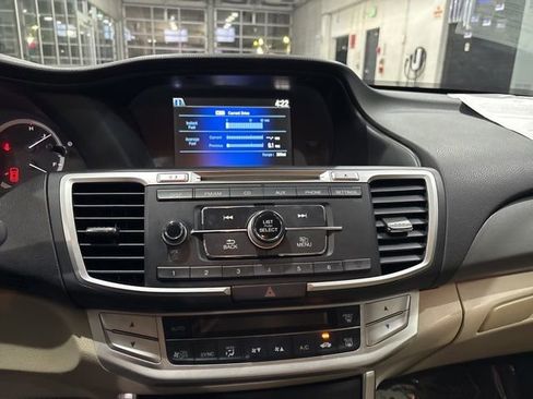 Used 2014 Honda Accord LX image 18