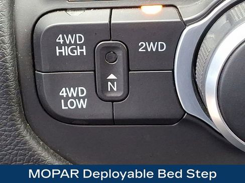 Used 2024 RAM 2500 Big Horn w/ Bed Utility Group image 29