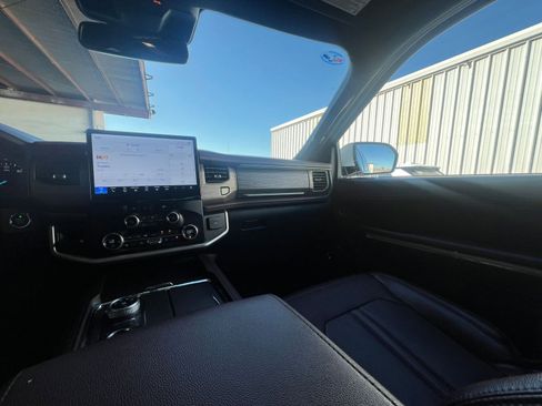 Used 2024 Ford Expedition Limited image 35