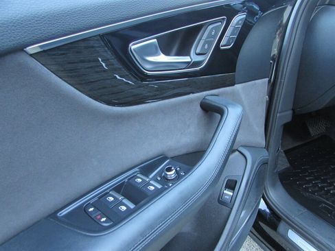 Used 2017 Audi Q7 3.0T Prestige w/ Prestige Package AWD/4WD image 23