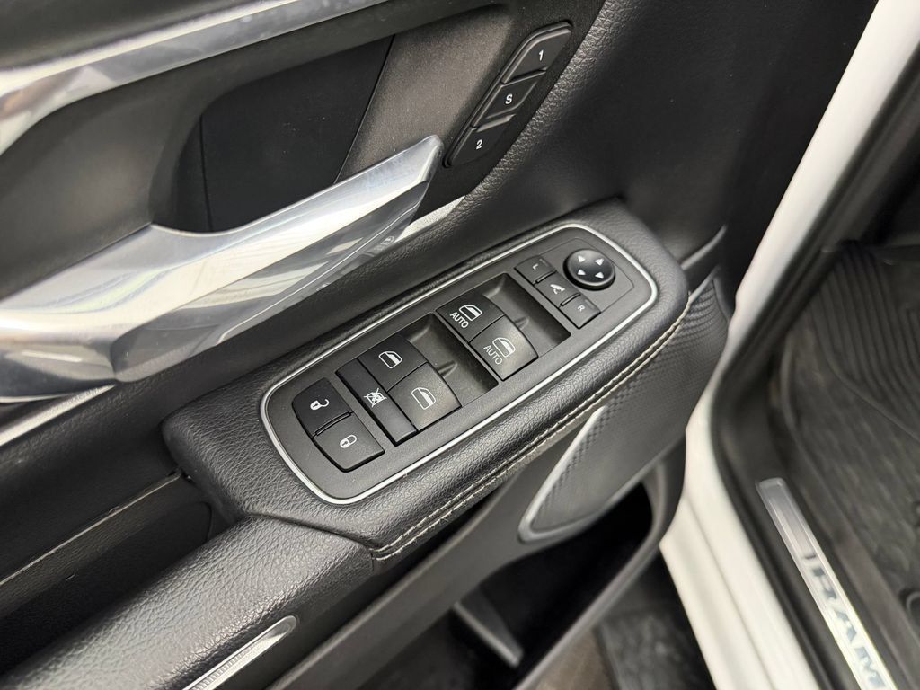 Used 2021 RAM 1500 Laramie AWD/4WD image 12