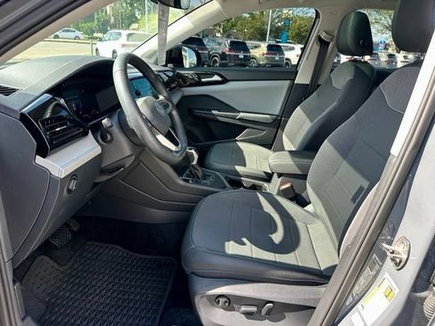 Used 2024 Volkswagen Taos SE FWD image 12