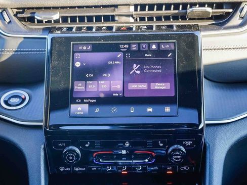 New 2025 Jeep Grand Cherokee Altitude image 15