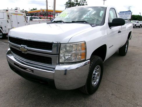 Used 2010 Chevrolet Silverado 2500 W/T AWD/4WD image 7