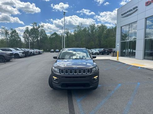 Used 2020 Jeep Compass Latitude w/ Cold Weather Group AWD/4WD image 6