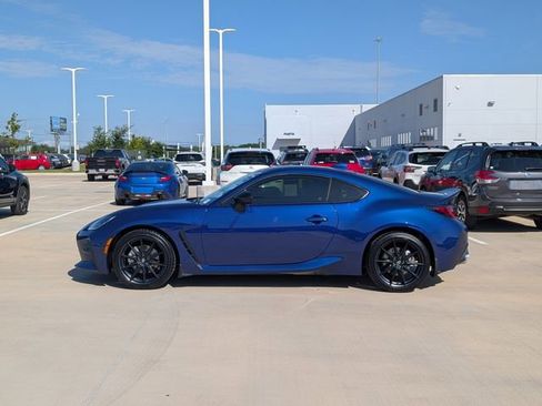 Used 2025 Toyota GR86 Premium RWD image 3