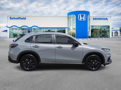 Used 2025 Honda HR-V Sport image 2
