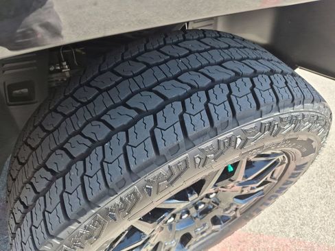 New 2026 GMC Hummer EV SUV AWD/4WD image 15