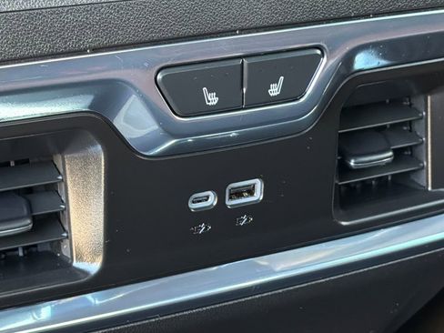 Used 2025 GMC Sierra 3500 Denali Ultimate image 20