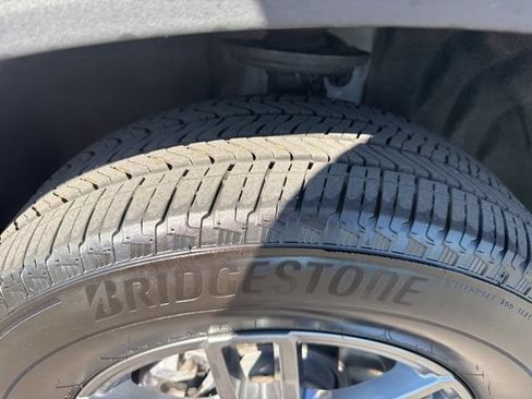 Used 2025 GMC Acadia Elevation FWD image 10