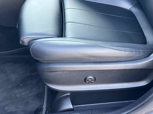 Used 2022 Mercedes-Benz GLB 250 4MATIC image 19