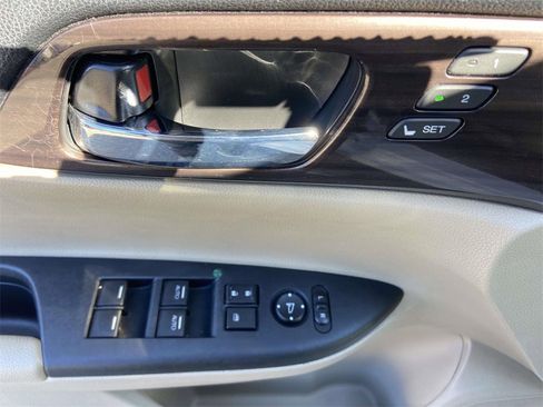 Used 2016 Honda Accord Touring image 13