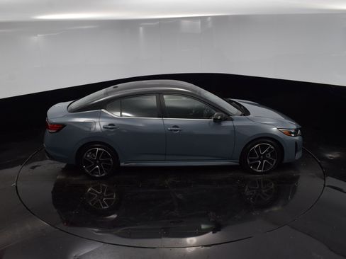 Used 2025 Nissan Sentra SR image 31