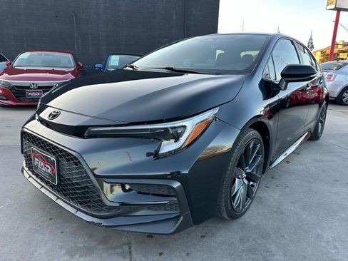 Used 2024 Toyota Corolla SE FWD image 3