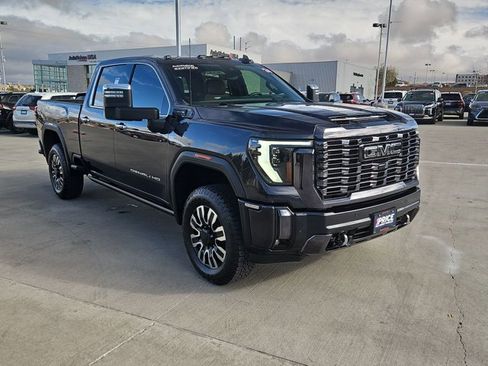 Used 2024 GMC Sierra 3500 Denali Ultimate image 3