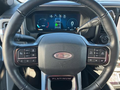 Used 2025 Ford F350 Platinum image 17