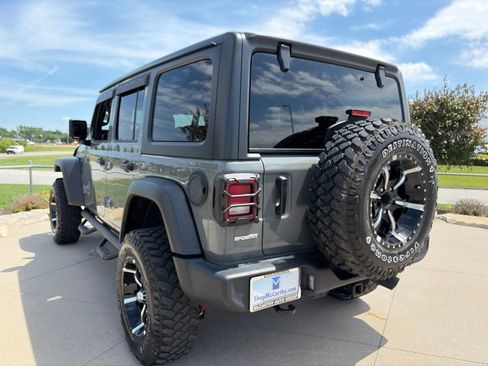 Used 2021 Jeep Wrangler Unlimited Sport AWD/4WD image 12