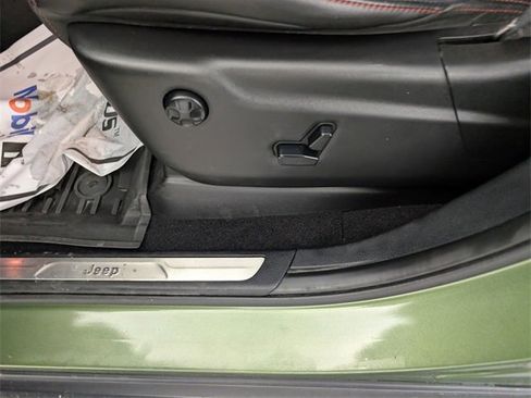 Used 2019 Jeep Grand Cherokee Trailhawk w/ Trailhawk Luxury Group image 12