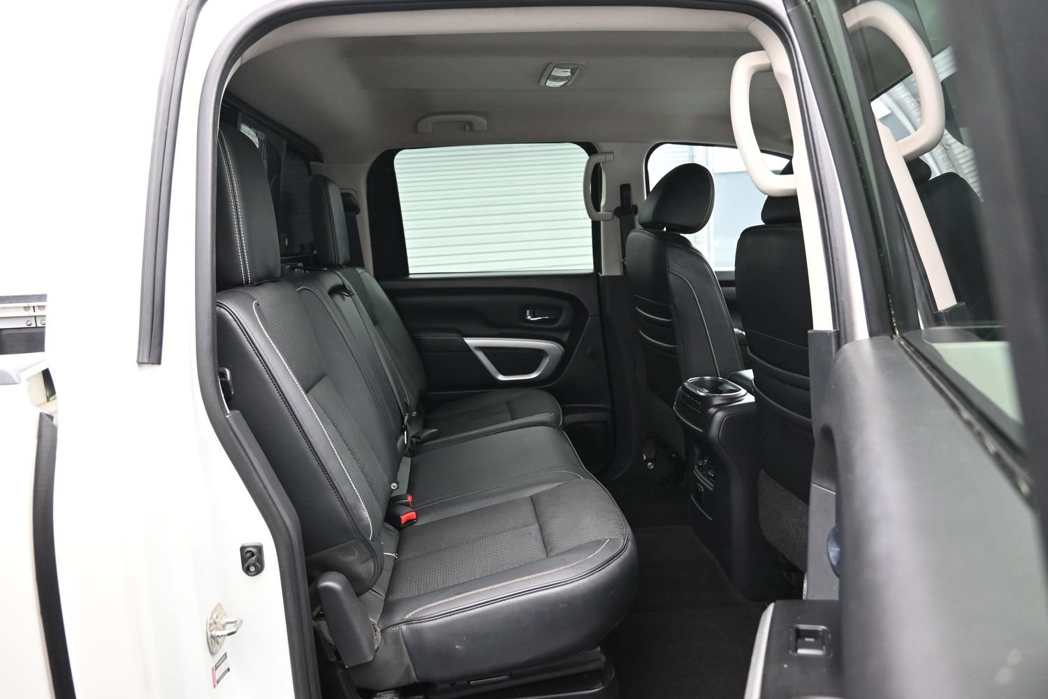 Used 2018 Nissan Titan PRO-4X w/ Pro-4x Utility Package AWD/4WD image 12