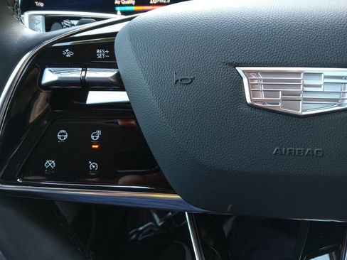 Used 2025 Cadillac Optiq Luxury 2 w/ LPO, Floor Liner Package image 22