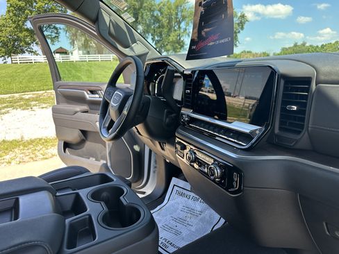 Used 2026 GMC Sierra 1500 SLT AWD/4WD image 39