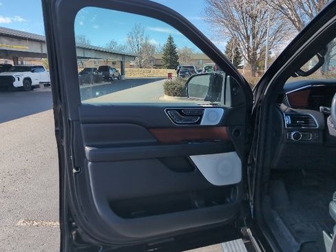 Used 2021 Lincoln Navigator L Reserve image 6