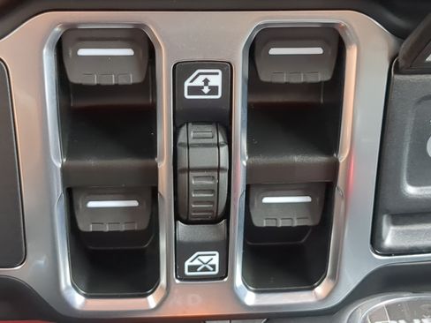 Used 2025 Jeep Wrangler Unlimited Rubicon 392 AWD/4WD image 22