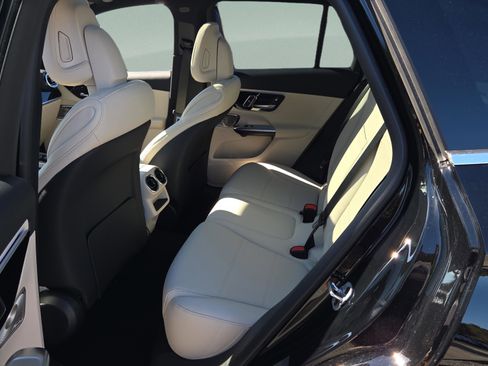 New 2026 Mercedes-Benz GLC 300 4MATIC image 32