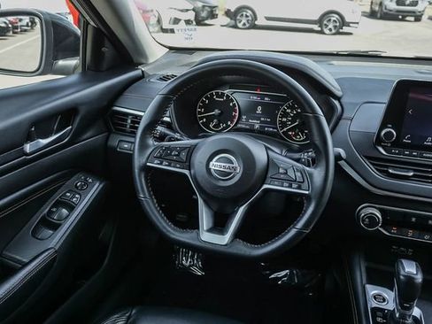 Used 2022 Nissan Altima 2.5 SR FWD image 16