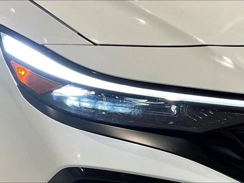 Used 2025 Hyundai Elantra SEL image 31