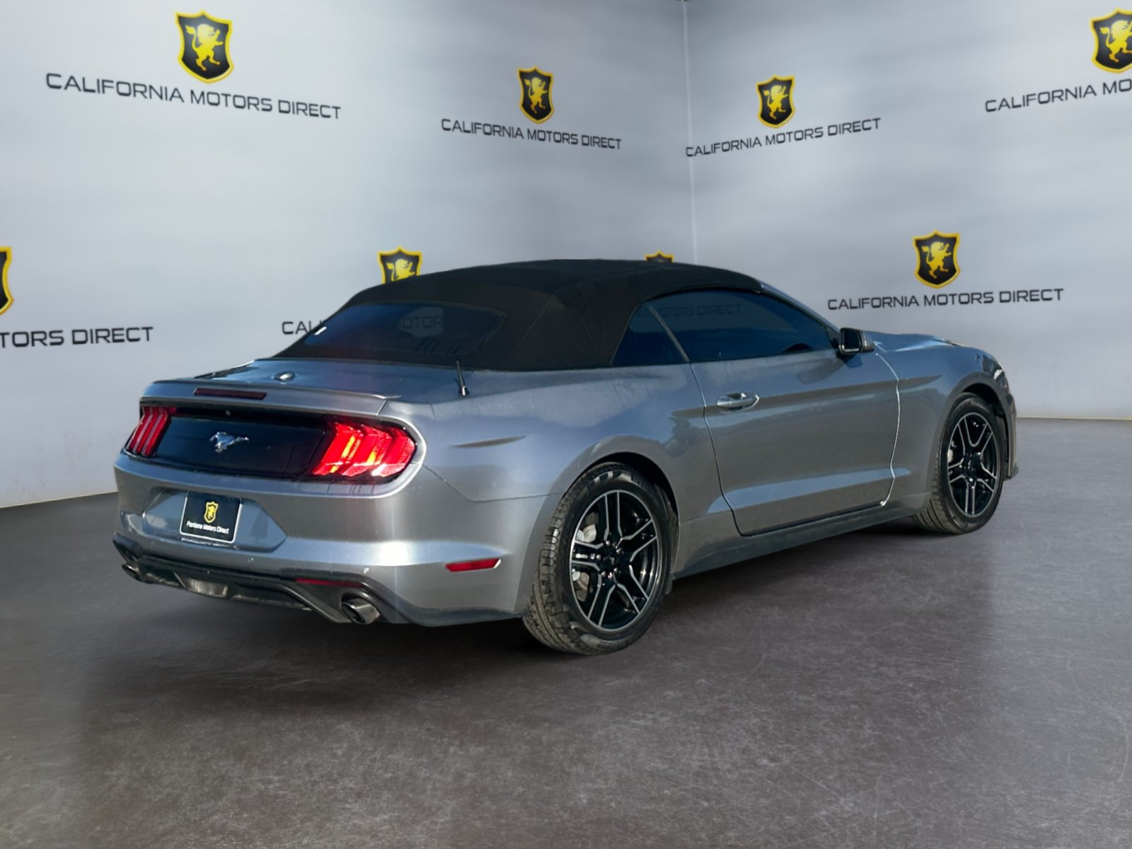 Used 2022 Ford Mustang Premium RWD image 5