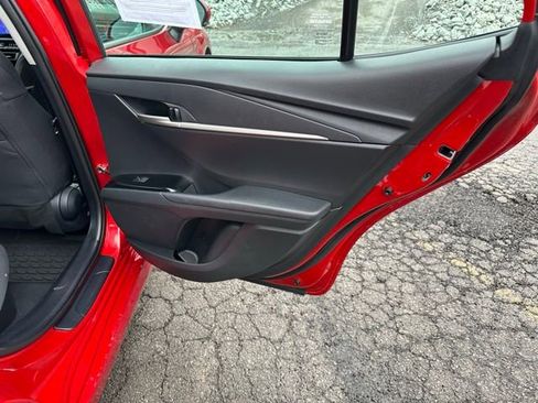 Used 2025 Toyota Camry LE w/ Convenience Package image 19