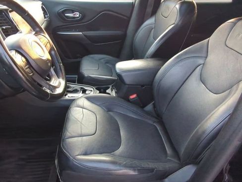 Used 2020 Jeep Cherokee Limited AWD/4WD image 11