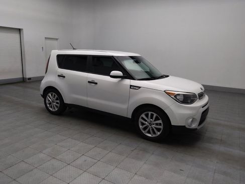 Used 2019 Kia Soul + image 11