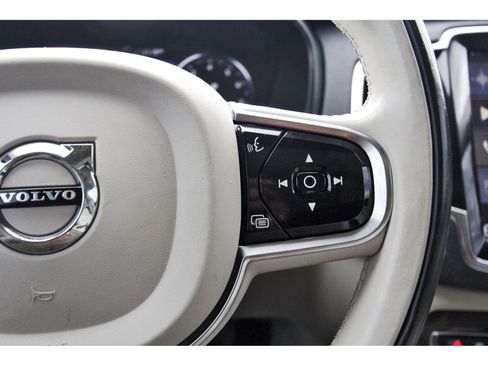 Used 2016 Volvo XC90 T6 Momentum w/ Momentum Plus Package image 23