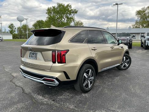 Used 2021 Kia Sorento EX w/ Panoramic Sunroof Package FWD image 4