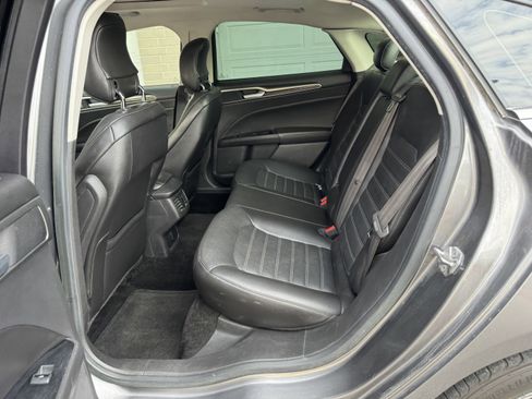 Used 2014 Ford Fusion SE w/ Equipment Group 202A image 24