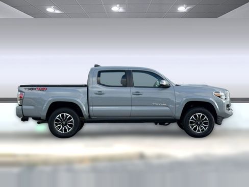 Used 2020 Toyota Tacoma TRD Sport AWD/4WD image 8