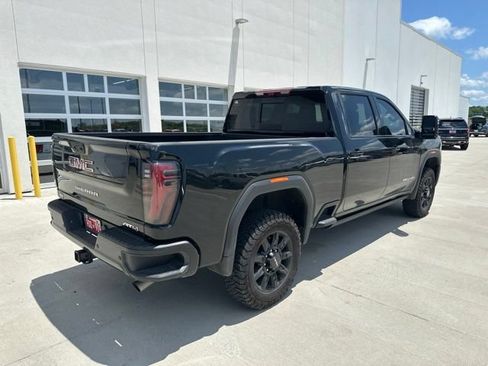 Used 2025 GMC Sierra 2500 AT4 w/ AT4 Premium Plus Package AWD/4WD image 3