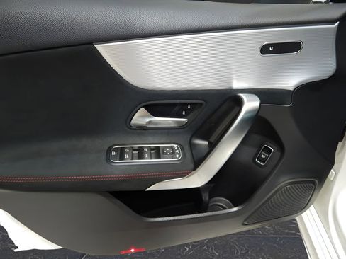 Used 2022 Mercedes-Benz A 220 4MATIC image 11