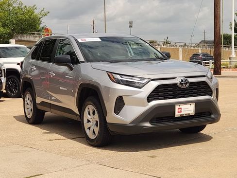 Used 2024 Toyota RAV4 LE FWD image 4