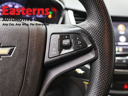 Used 2019 Chevrolet Trax LT FWD image 16