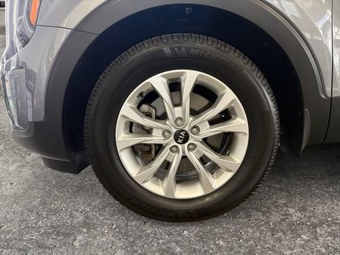 Used 2020 Kia Telluride LX AWD/4WD image 12