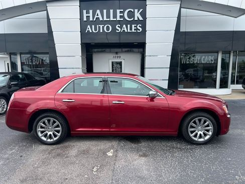 Used 2014 Chrysler 300 C RWD image 1