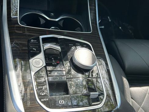 Used 2025 BMW X7 xDrive40i AWD/4WD image 22